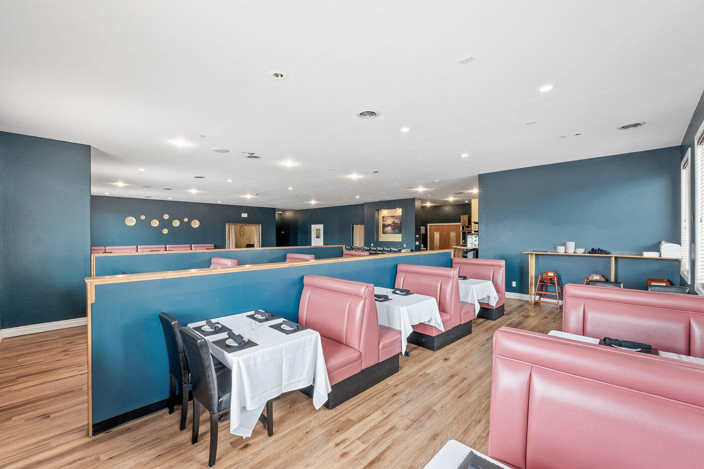 Overview of main level interior